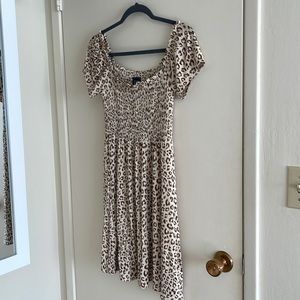 Very cute casual women’s dress. Very comfy